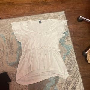 white, flowy sleeves, size Large